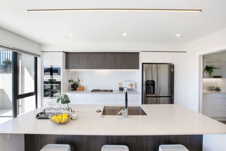 Photo of property in 26b Queen Charlotte Drive, Aotea, Porirua, 5024