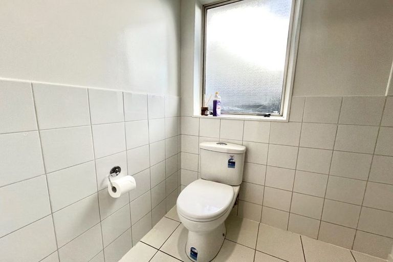 Photo of property in 329 Great South Road, Papakura, 2110