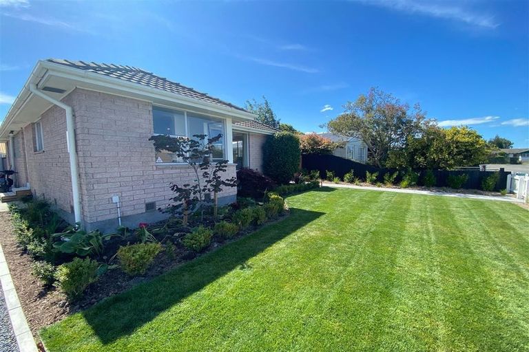 Photo of property in 11 Ian Place, Bishopdale, Christchurch, 8053