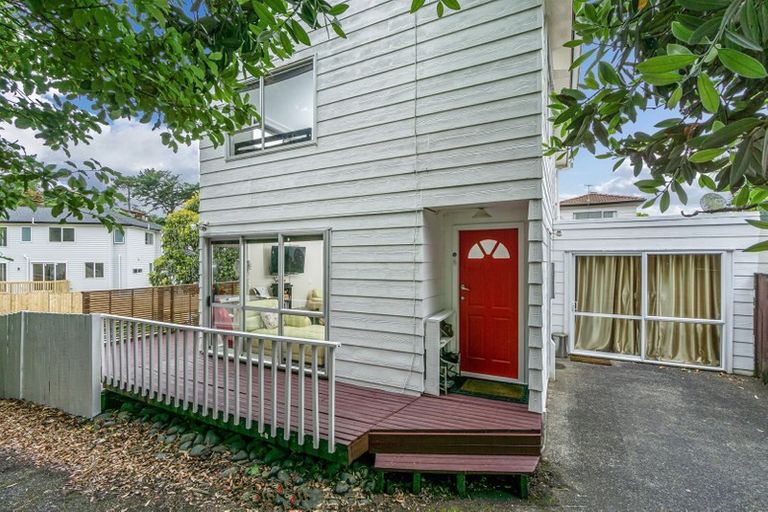 Photo of property in 1/26 Wilkinson Way, Browns Bay, Auckland, 0630