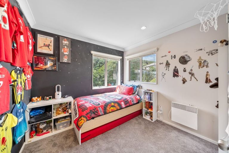 Photo of property in 92 Amesbury Drive, Churton Park, Wellington, 6037