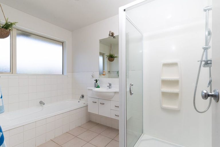 Photo of property in 21 Linkwater Way, Parklands, Christchurch, 8083