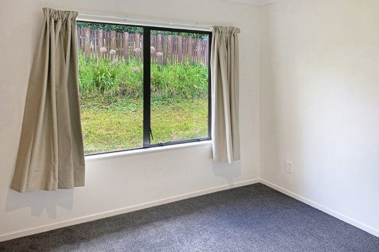 Photo of property in 9 Amery Place, West Harbour, Auckland, 0618