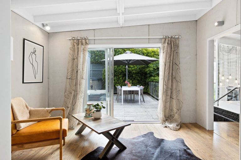 Photo of property in 42 Old North Road, Orewa, 0931