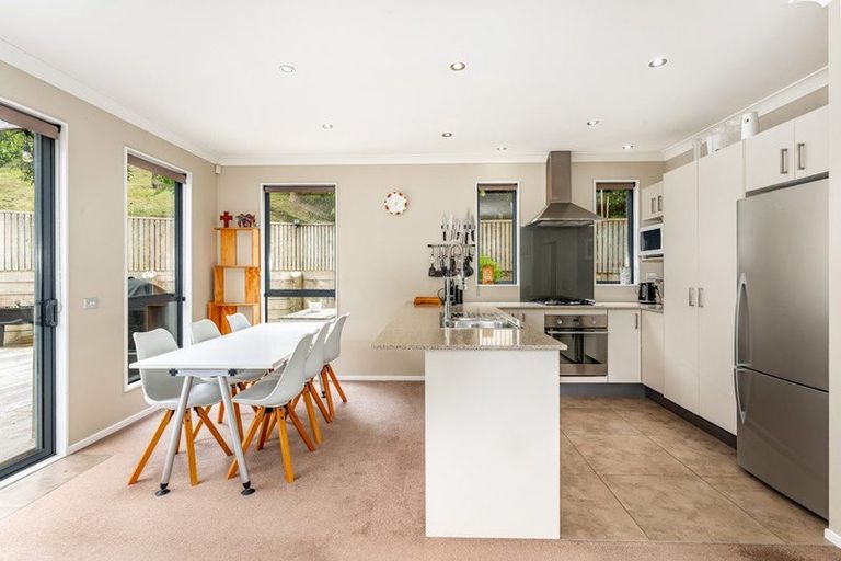 Photo of property in 8 Botany Lane, Whitby, Porirua, 5024