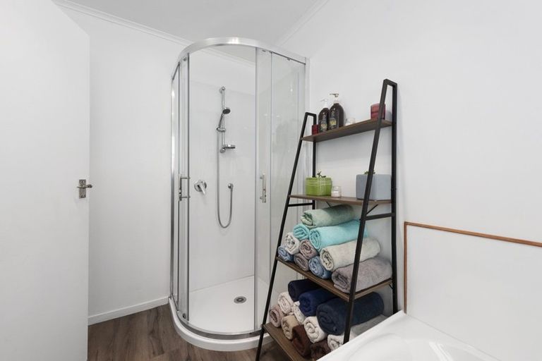 Photo of property in 13 Edelweiss Grove, Timberlea, Upper Hutt, 5018