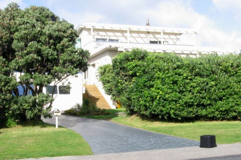 Photo of property in 43 Tireti Road, Titahi Bay, Porirua, 5022
