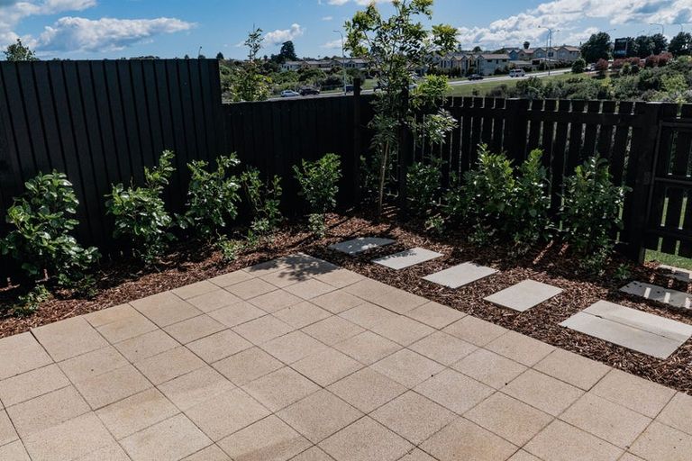 Photo of property in 32/47a Huntington Drive, Huntington Park, Auckland, 2013