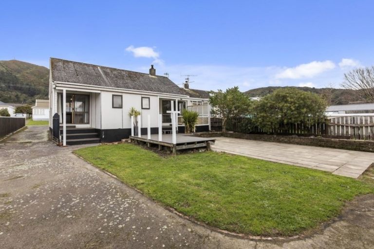 Photo of property in 123 Waddington Drive, Naenae, Lower Hutt, 5011