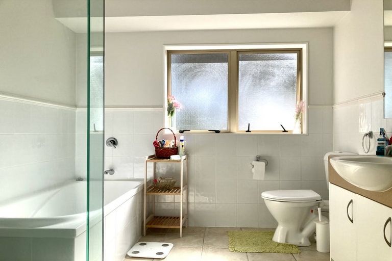 Photo of property in 41 Roy Maloney Drive, Henderson, Auckland, 0612