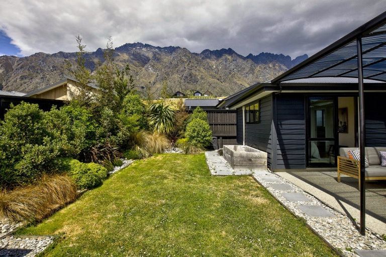 Photo of property in 4 Coopworth Road, Jacks Point, 9371