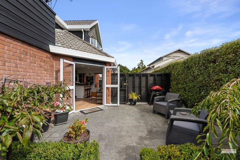 Photo of property in 10a Kauri Street, Woburn, Lower Hutt, 5011