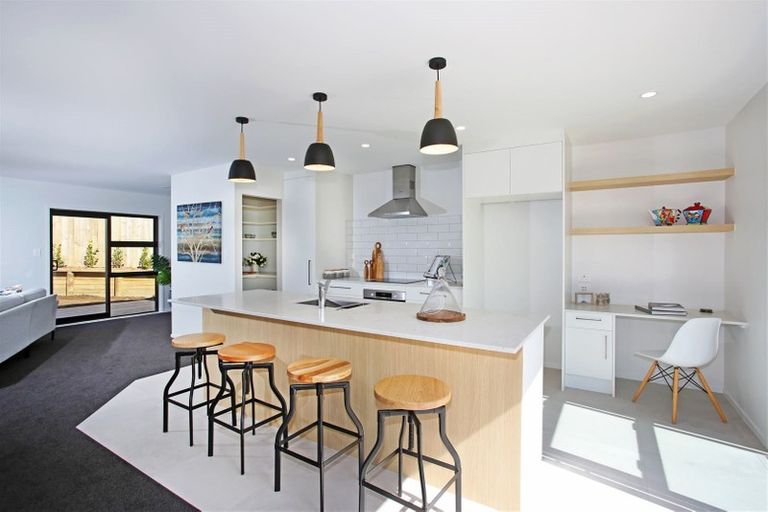 Photo of property in 2 Okoreka Road, Glenbrook, 2681