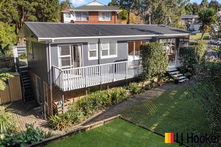 Photo of property in 23 Kahurangi Place, Hillpark, Auckland, 2102