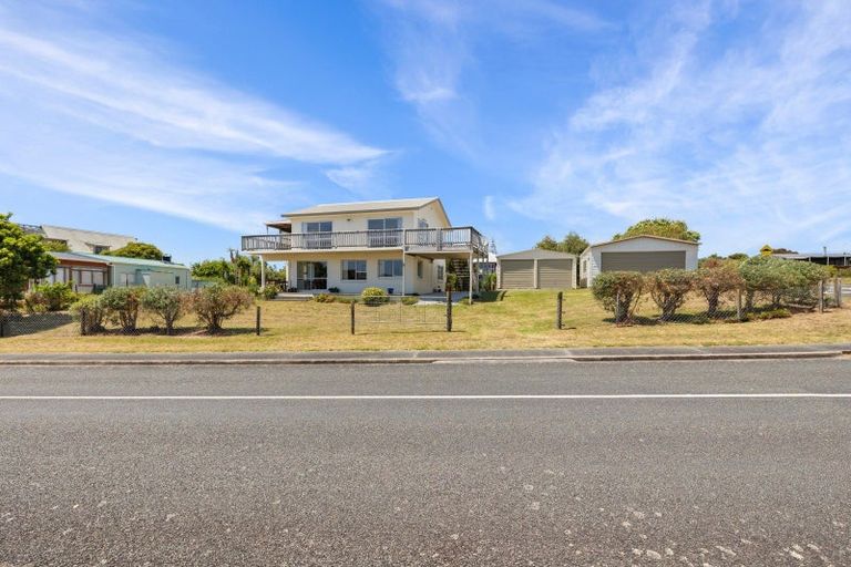 Photo of property in 14 Holiday Crescent, Mangawhai Heads, Mangawhai, 0505