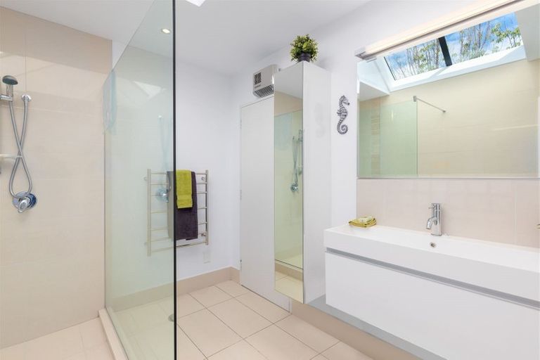 Photo of property in 155a Weston Road, St Albans, Christchurch, 8052