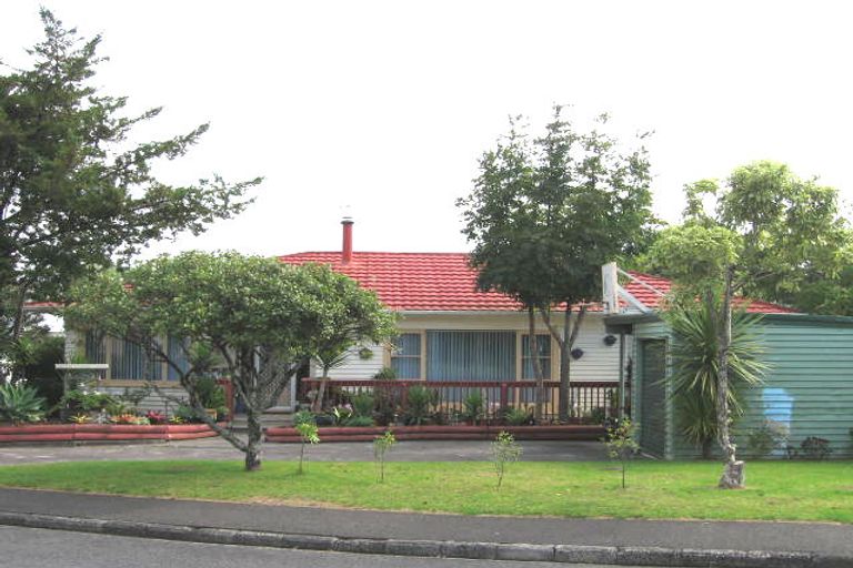 Photo of property in 60 Vera Road, Te Atatu South, Auckland, 0610