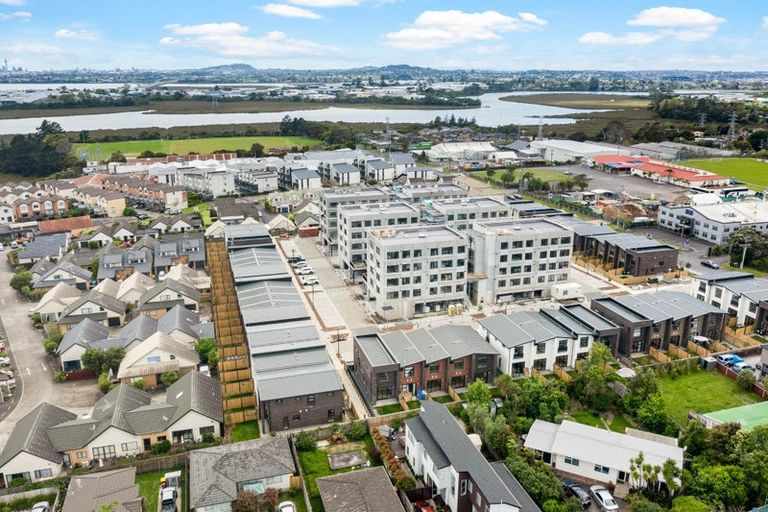 Photo of property in 148 Mcleod Road, Te Atatu South, Auckland, 0610