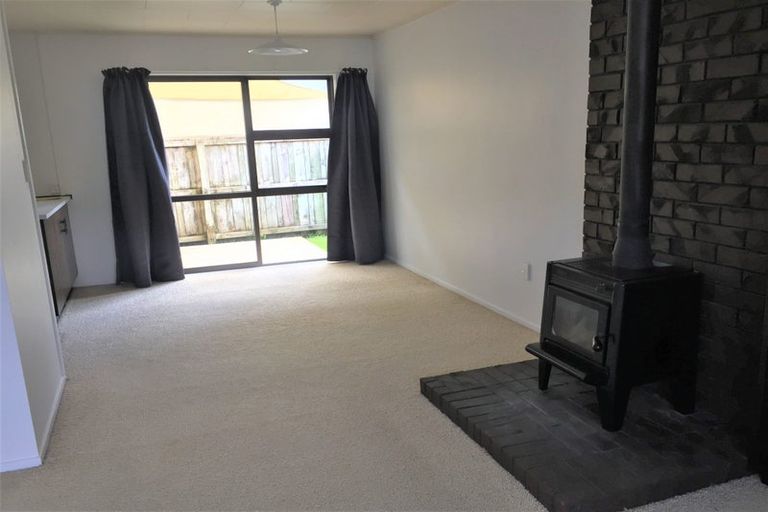 Photo of property in 1/2 Wolfe Street, Regent, Whangarei, 0112