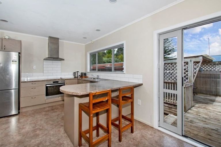 Photo of property in 1 Adams Place, Te Kamo, Whangarei, 0112