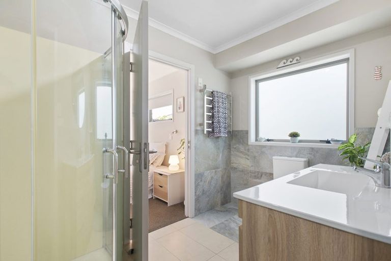 Photo of property in 17 Tatahi Cove, Papamoa Beach, Papamoa, 3118