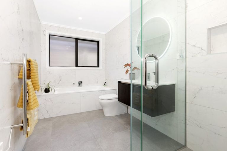 Photo of property in 3 Foremast Place, Whitby, Porirua, 5024