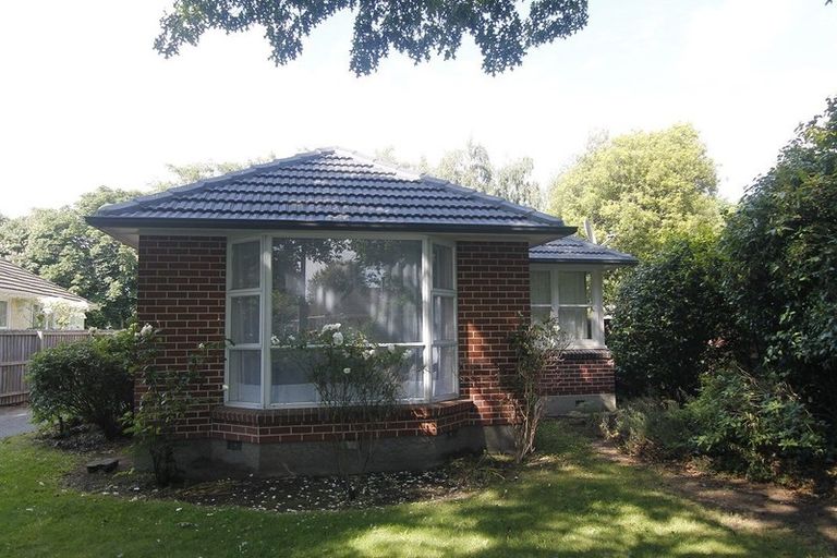 Photo of property in 41 Guildford Street, Burnside, Christchurch, 8053