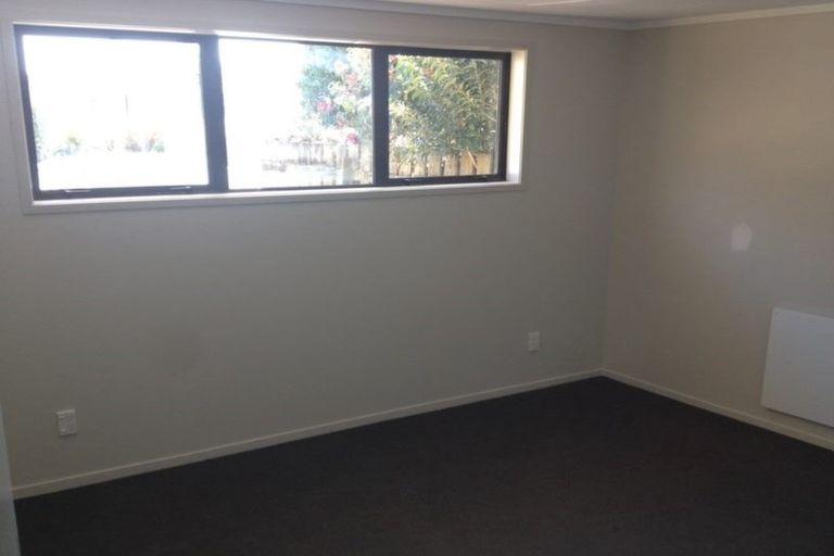 Photo of property in 1 Page Place, Hamilton East, Hamilton, 3216