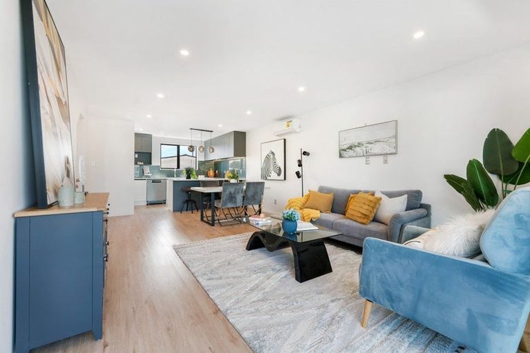 Photo of property in 8/18 Sylvan Crescent, Te Atatu South, Auckland, 0610