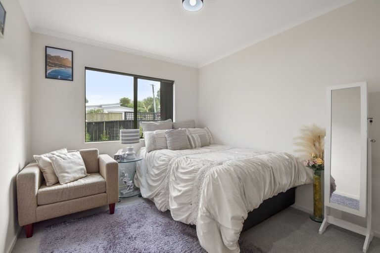 Photo of property in 1/919 Whangaparaoa Road, Manly, Whangaparaoa, 0930