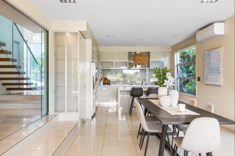 Photo of property in 42a Tindalls Bay Road, Tindalls Beach, Whangaparaoa, 0930