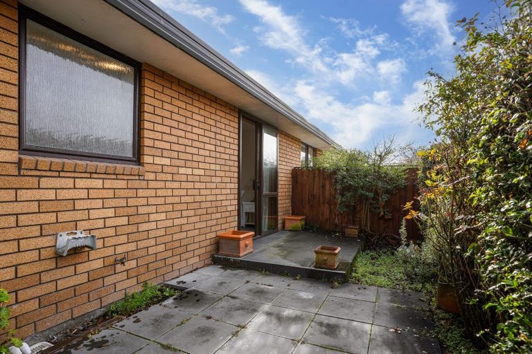Photo of property in 2/7 Torvill And Dean Lane, Cashmere, Christchurch, 8022