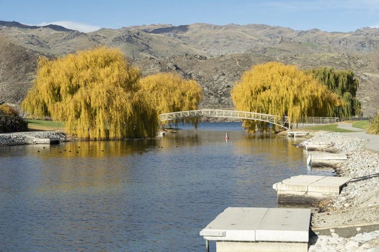 Photo of property in 20 Perriam Place, Mount Pisa, Cromwell, 9383