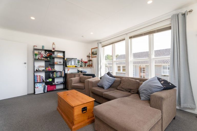 Photo of property in 30 Surprise Place, Cannons Creek, Porirua, 5024