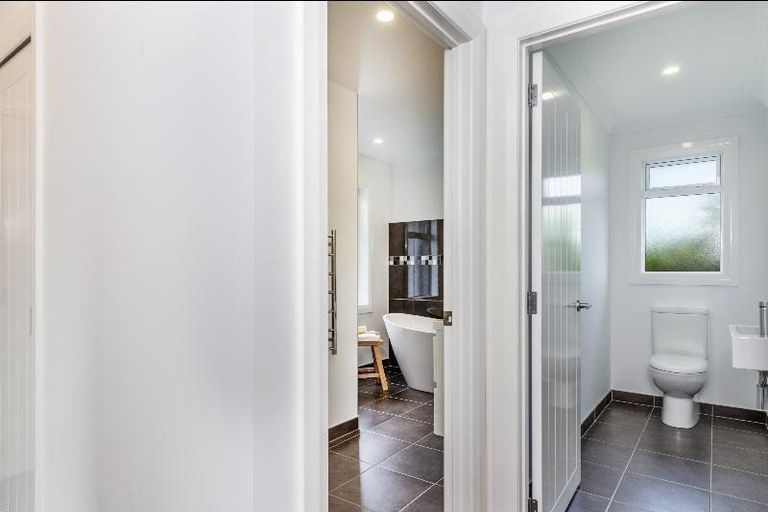 Photo of property in 6 Oakdale Drive, Kinloch, Taupo, 3377