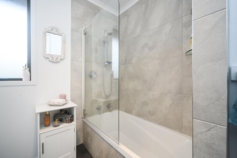 Photo of property in 6 Mercury Street, Milson, Palmerston North, 4414