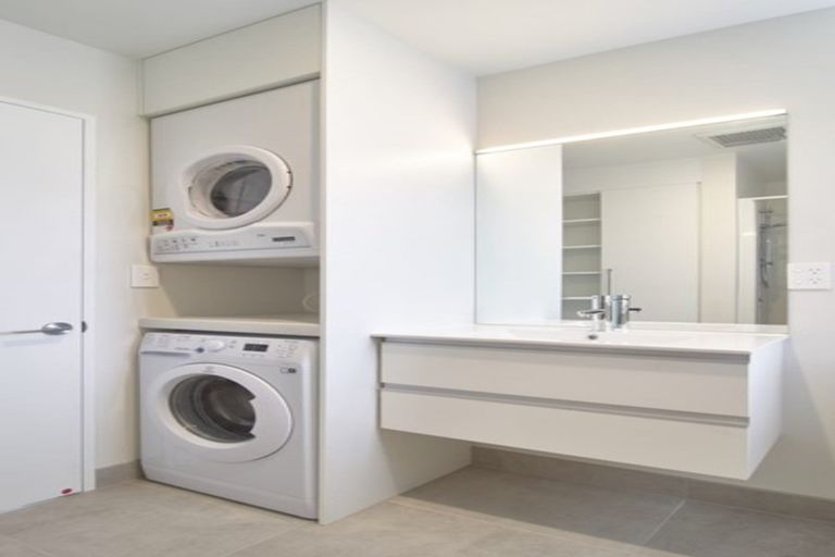 Photo of property in Riverena Flats, 377 Barbadoes Street, Christchurch Central, Christchurch, 8011