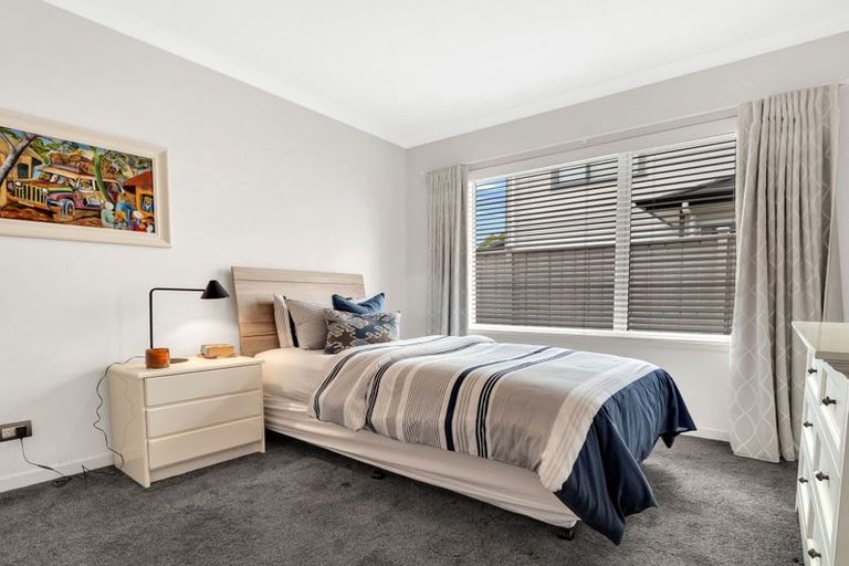 Photo of property in 9 Portofino Point, Karaka, Papakura, 2113