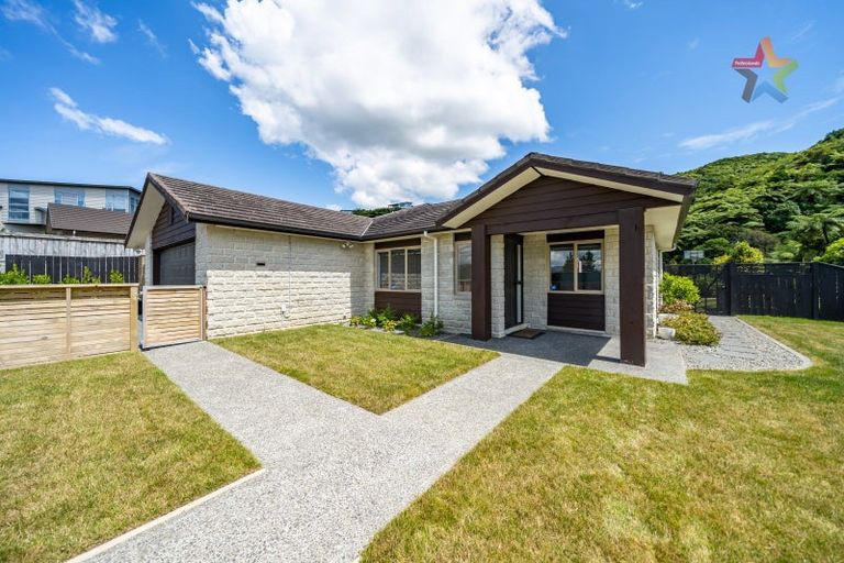 Photo of property in 10 Meadowbank Drive, Belmont, Lower Hutt, 5010