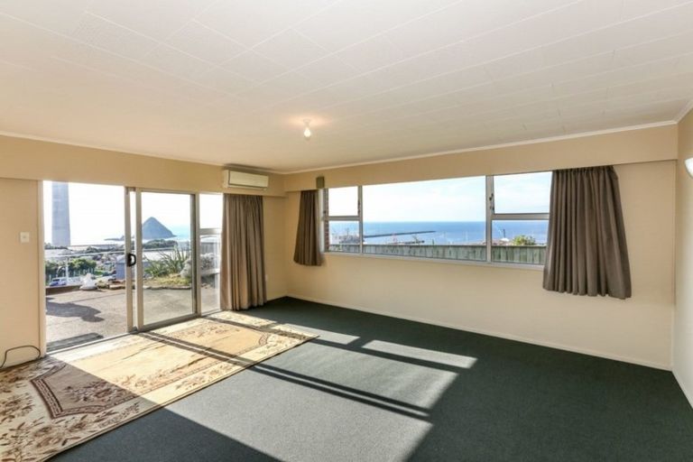 Photo of property in 31/1 Findlay Street, Moturoa, New Plymouth, 4310
