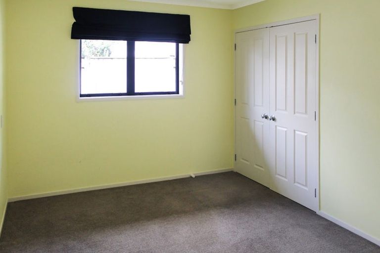 Photo of property in 68 Ruapehu Drive, Fitzherbert, Palmerston North, 4410