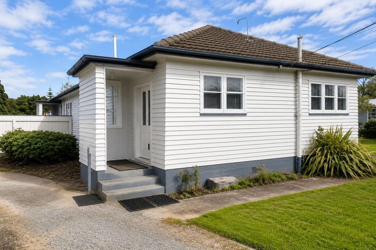 Photo of property in 2 Savage Crescent, Upper Hutt Central, Upper Hutt, 5018