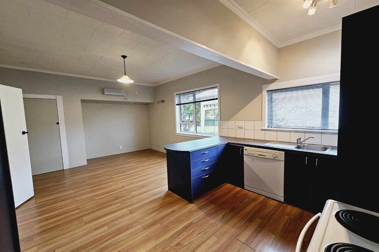 Photo of property in 52 Gonville Avenue, Gonville, Whanganui, 4501