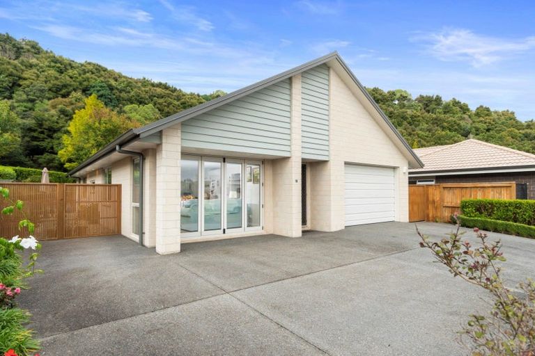 Photo of property in 10 Furl Close, Pyes Pa, Tauranga, 3112