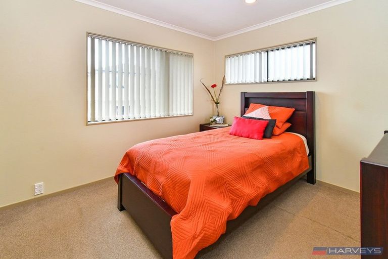 Photo of property in 12 Watervista Place, Mangere Bridge, Auckland, 2022