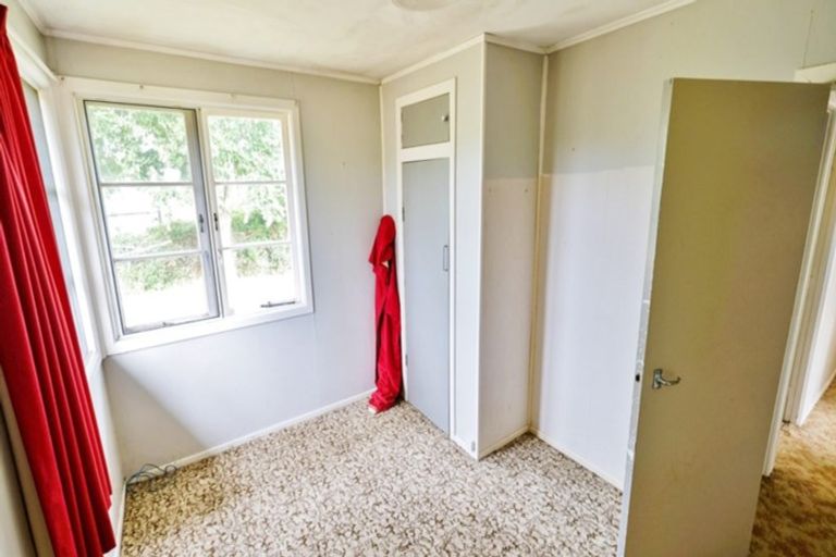 Photo of property in 26 Kirrie Avenue, Te Atatu South, Auckland, 0610