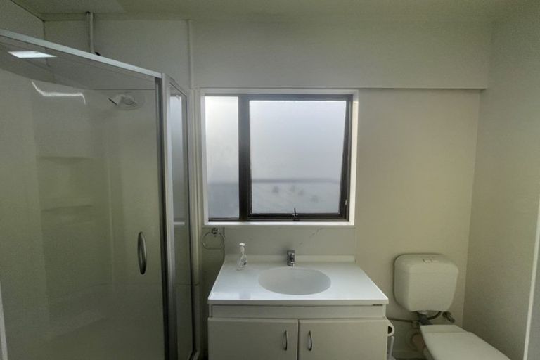 Photo of property in 4/13 Northall Road, New Lynn, Auckland, 0600