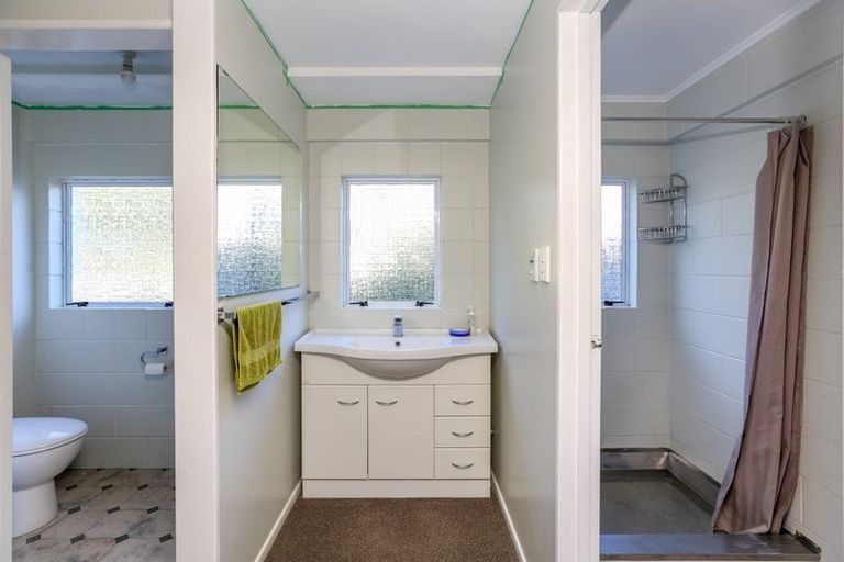 Photo of property in 30 Karaka Street, Merrilands, New Plymouth, 4312