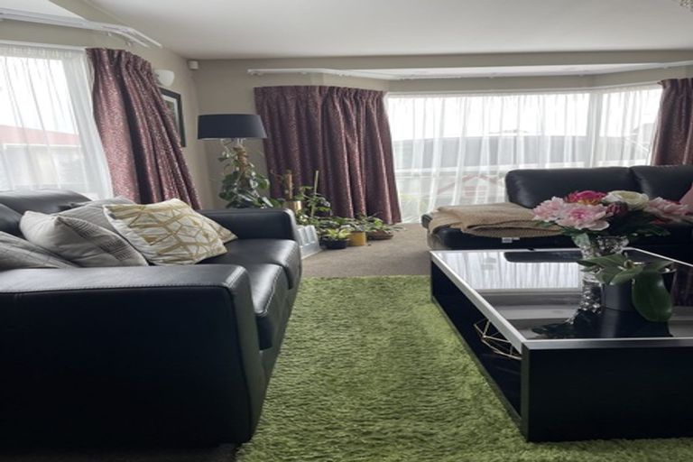 Photo of property in 16 Waharua Place, Tawhero, Whanganui, 4501