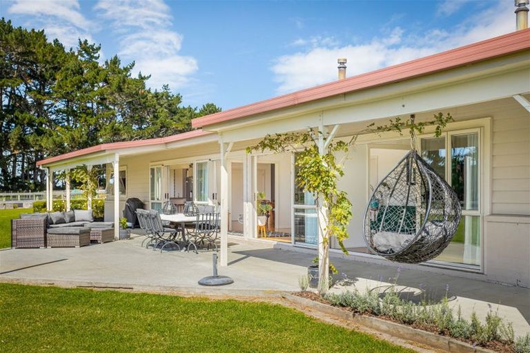 Photo of property in 135c Hutchinson Road, Helensville, 0875